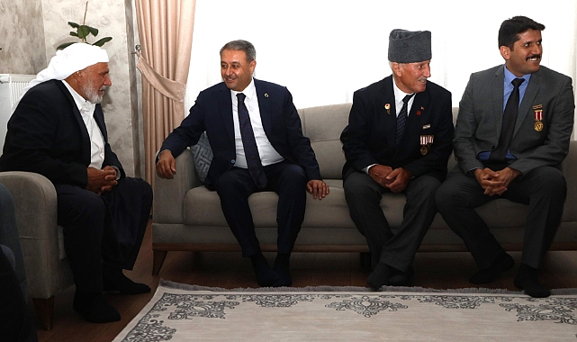 Vali Şıldak Gazileri Evinde Ziyaret Etti