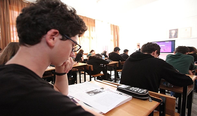 Yazılı ve uygulamalı sınavlar nasıl olacak? İşte merak edilen soruların yanıtları