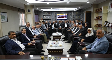 AK Parti İl Başkanı Delioğlu Hilvan Belediyesini Ziyareti