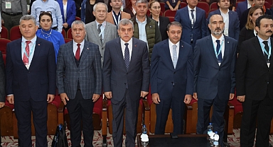Başkan Beyazgül 100. Yıl Türkiye Herboloji Kongresine Katıldı