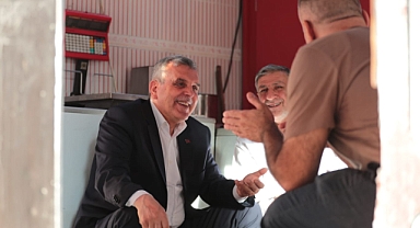 Başkan Beyazgül Aşağı Çarşı Esnafını Ziyaret Etti