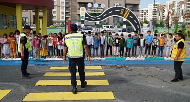 Haliliye'de Çocuk Trafik Eğitim Parkı ile minikler öğreniyor