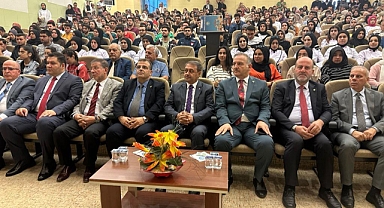 Şanlıurfa Valisi Hasan Şıldak, Harran Üniversitesi Öğrencileri İle Buluştu