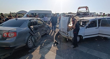 Urfa'nın ilçesinde otomobiller çarpıştı!