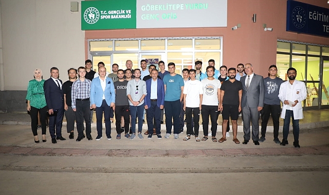 Vali Şıldak Üniversite Öğrencilerini Dinledi