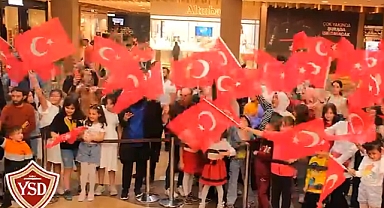 YSD Kolejinden unutulmaz Cumhuriyet etkinliği