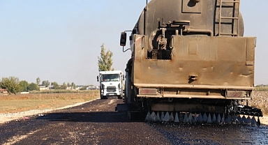 Akçakale Belediyesi'nden kırsal mahallelerde asfalt çalışmaları