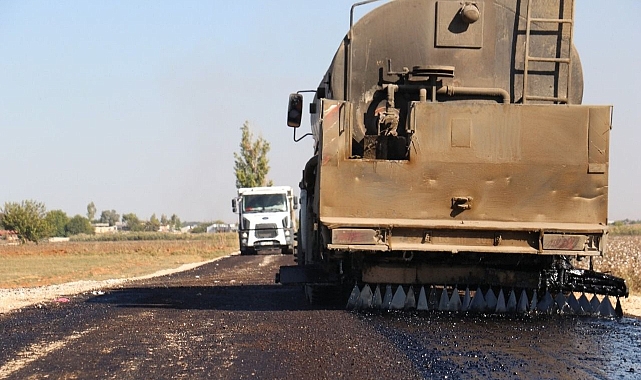 Akçakale Belediyesi'nden kırsal mahallelerde asfalt çalışmaları