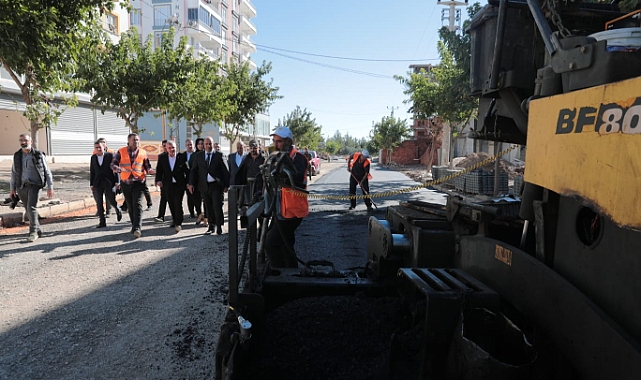 Başkan Beyazgül Ve Başkan Çakmak Asfalt Çalışmasını İnceledi