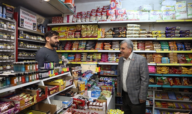 Başkan Beyazgül, Yakubiye Mahallesi'nde Esnafları Ziyaret Etti