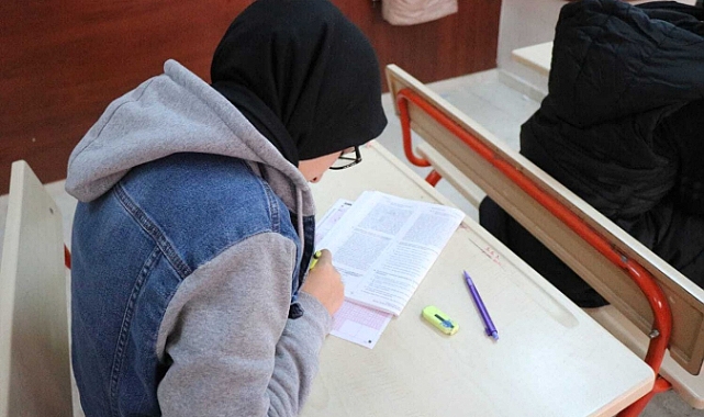 Bozova Belediyesinden Üniversite öğrencilerine burs desteği!