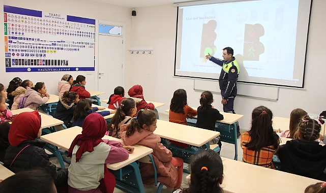 Çocuklar, Haliliye Belediyesi Trafik Eğitim Parkıyla Öğreniyor