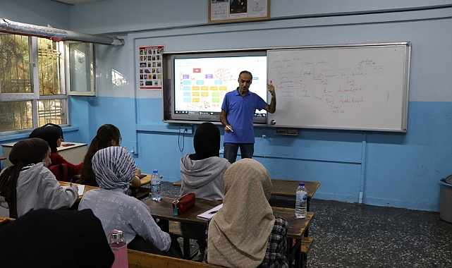 Gençler, Eğitime Öncelik Veren Başkan Canpolat'a Teşekkür Etti