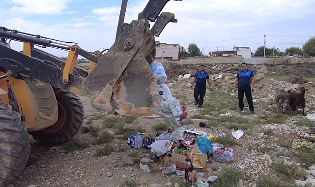 Harran’da Zabıta Ekipleri Tarihi Geçmiş Ürünlere El Koyarak İmha Etti