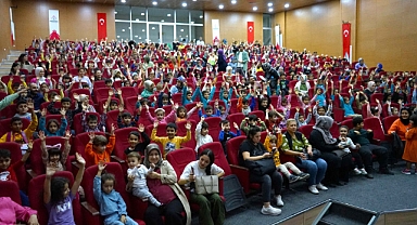 Kral Şakir Karaköprü’de Çocuklarla Buluştu