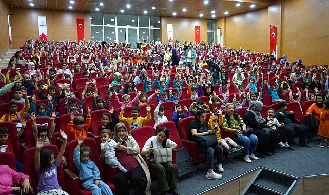 Kral Şakir Karaköprü’de Çocuklarla Buluştu