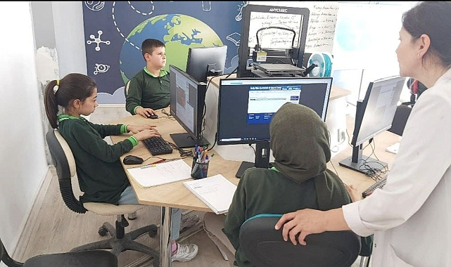 Şanlıurfa'lı öğrenciler NASA uydularından dünyayı izledi.