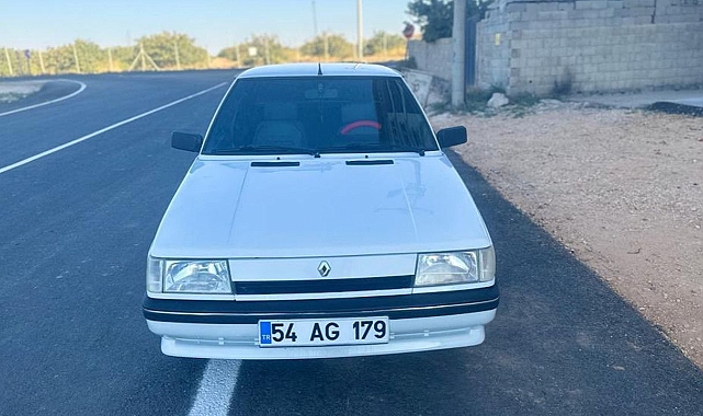 Urfa’da dükkan önüne park edilen otomobil çalındı!