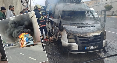 Urfa’da korku dolu anlar! Minibüs alev alev yandı!