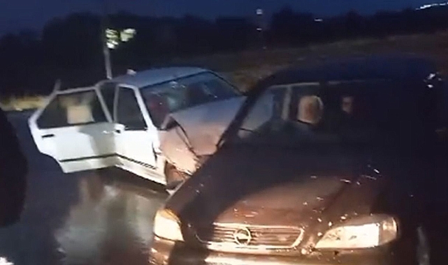 Urfa’nın ilçesinde 2 otomobil çarpıştı! Çok sayıda yaralı var!