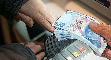 Bakan açıkladı! Aylıklar hesaplara yatırılmaya başlandı!