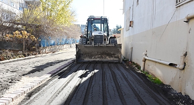 Başkan Bayık Devam Eden Yol Çalışmalarını Yerinde İnceledi