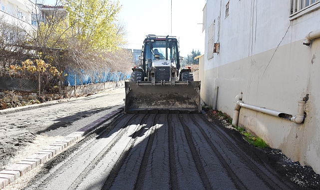 Başkan Bayık Devam Eden Yol Çalışmalarını Yerinde İnceledi