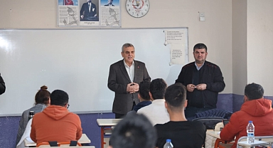 Başkan Beyazgül KPSS’ye hazırlanan öğrencileri ziyaret etti