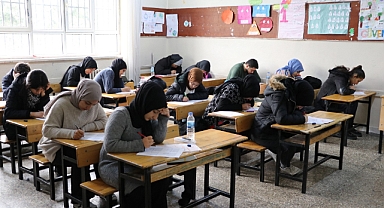 Başkan Canpolat'ın Eğitim Destekleriyle Gençler Üniversiteli Oluyor