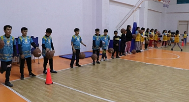 Başkan Canpolat'ın yatırımlarıyla sporcu nesil yetişiyor