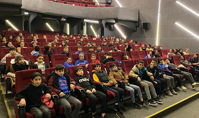 Büyükşehir Belediyesi, 500 Bin Öğrenciye Film İzletti