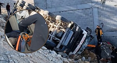 Şanlıurfa'da kamyon devrildi!