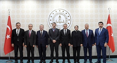 Şanlıurfa’nın vekilleri Bakan Tekin’le görüştü! Eğitim yatırımları ele alındı!