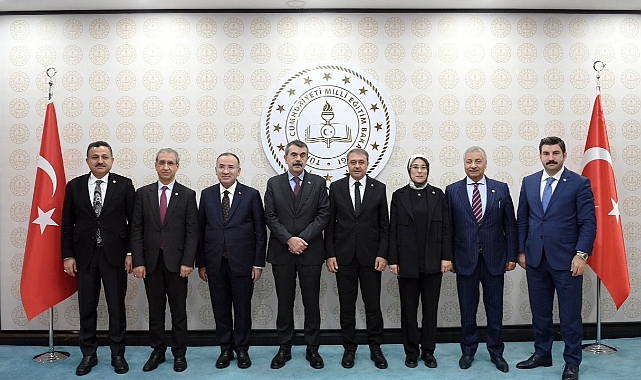 Şanlıurfa’nın vekilleri Bakan Tekin’le görüştü! Eğitim yatırımları ele alındı!