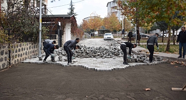 Siverek'te cadde ve sokaklarda üstyapı yenileme çalışmaları sürüyor