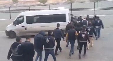 Urfa'da 61 adrese eş zamanlı operasyon! 44 firari şahıs yakalandı!