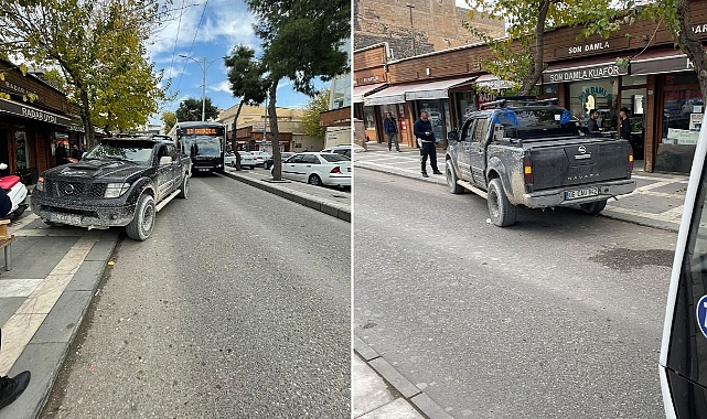 Urfa’da arabasını yanlış park etti! Trambüs geçemedi!