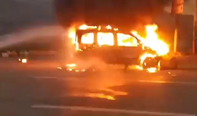 Urfa'da bir araç alev topuna döndü!
