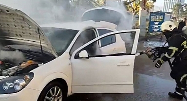 Urfa'da seyir halindeki otomobil alev aldı!