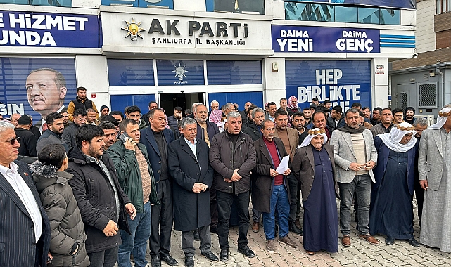 AK Parti önünde istifa sesleri yükseldi