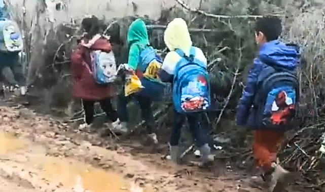 Büyük çile! Şanlıurfa’da öğrencilerin zorlu yolculuğu!