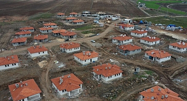 Deprem sonra Urfa’da inşa edildi! Vali Şıldak, yerinde inceledi