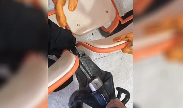 Şanlıurfa’da öğrencinin ayağı sıraya sıkıştı! Ekipler imdadına yetişti!