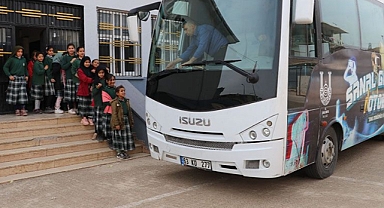 ŞURKAV'ın Sanal Gerçeklik Otobüsü bu kez köy okullarında!