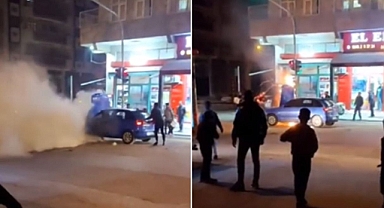 Urfa’da kırmızı ışıkta duran otomobil alev aldı!