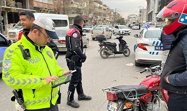 Urfa'da trafik denetimi! 164 araç ve sürücüye ceza yağdı!