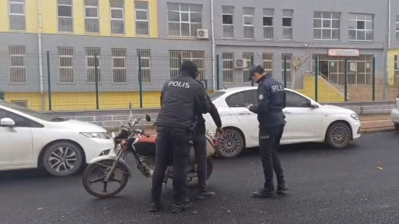 Urfa'daki okul çevrelerinde ceza yağdı!