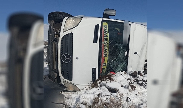 Urfa’nın ilçesinde minibüs devrildi! 5 kişi yaralandı!