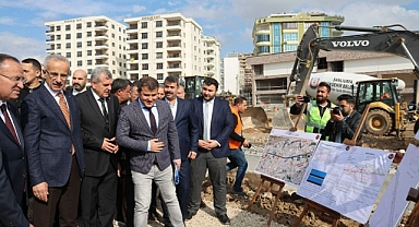 Bakan Uraloğlu, Şanlıurfa'daki yol çalışmalarını inceledi!