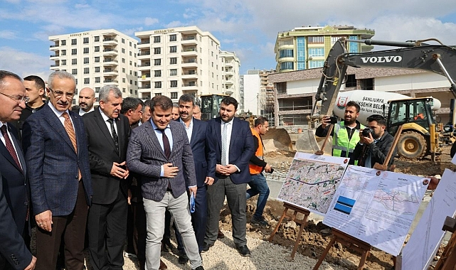 Bakan Uraloğlu, Şanlıurfa'daki yol çalışmalarını inceledi!